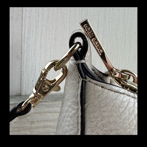 Henri Bendel Cream Leather Crossbody Bag-like new - Picture 5 of 8